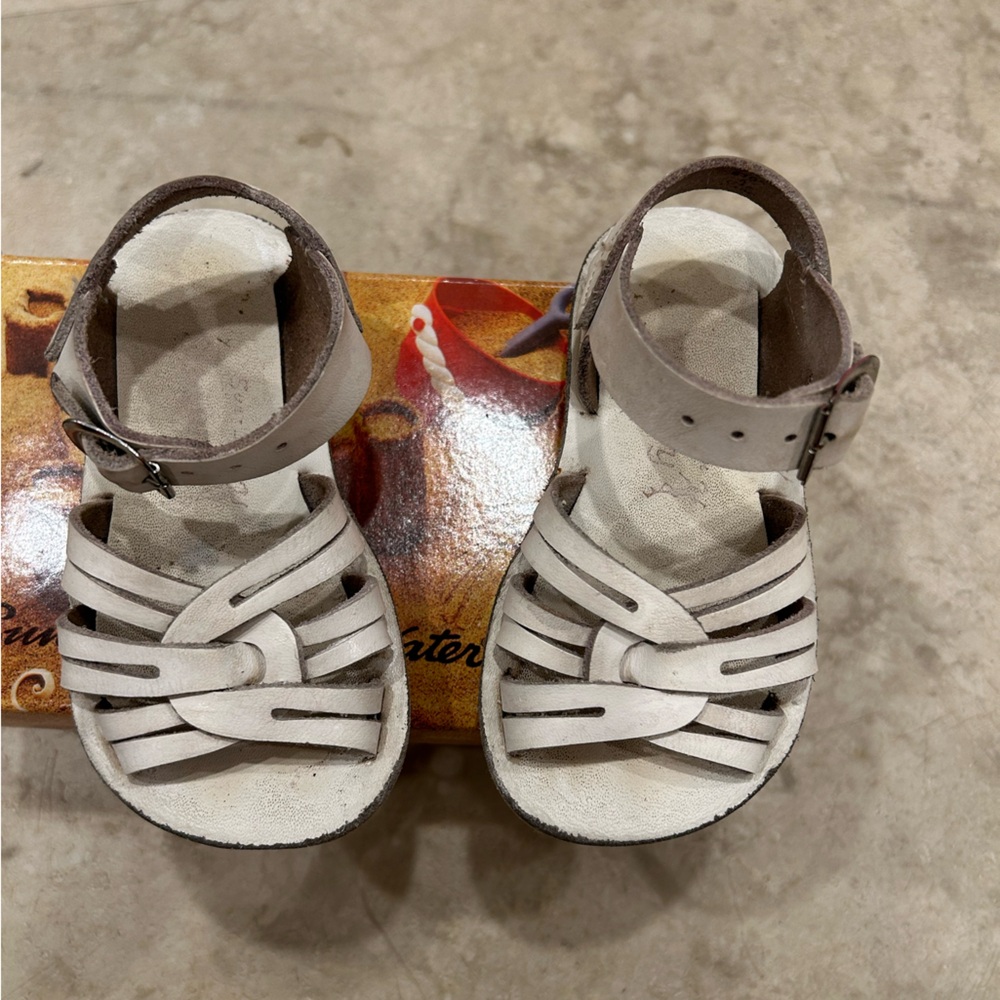 Sun San Salt Water Sandals - Size 5